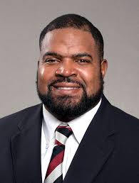 Travian Robertson South Carolina Accident, Defensive Line Assistant Coach Travian Robertson Injured After Crash On Friday