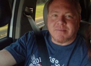 Crossville Shooting Tragedy: Veteran with Prosthetic Leg Killed in Street Confrontation Near Courthouse – REPORT