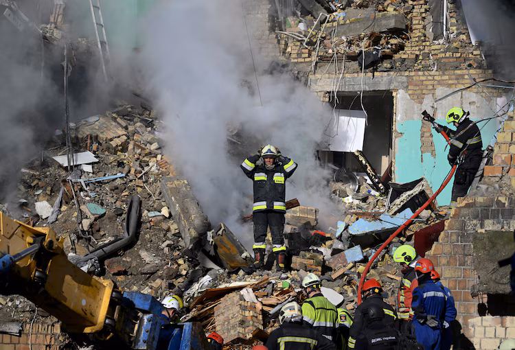 ‘Massive’ Russian Strike on Kyiv Leaves 16 Dead, According to Officials
