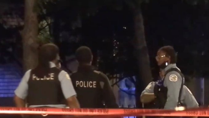 “Chicago Weekend Shootings Leave 35 Injured Amid Dispute Over National Guard Deployment”