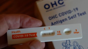 COVID cases, hospitalizations ticking up in the US but remain lower than last year